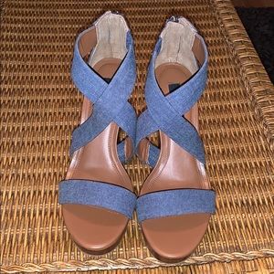 White House Black Market Wedges